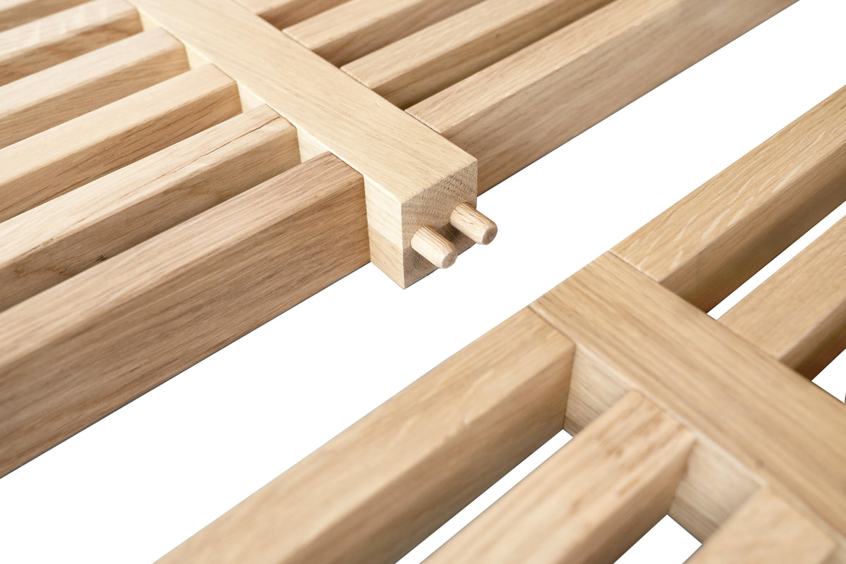 Houten roomdivider met twee gekoppelde delen in XL-formaat, van blank gelakt massief eiken voor een strakke, natuurlijke uitstraling